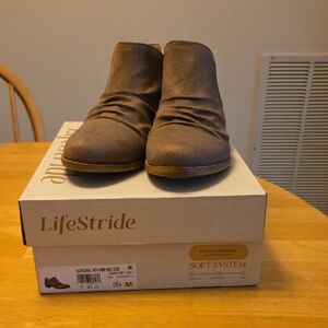 Life Stride Aurora Mushroom Brown Ankle Boots
